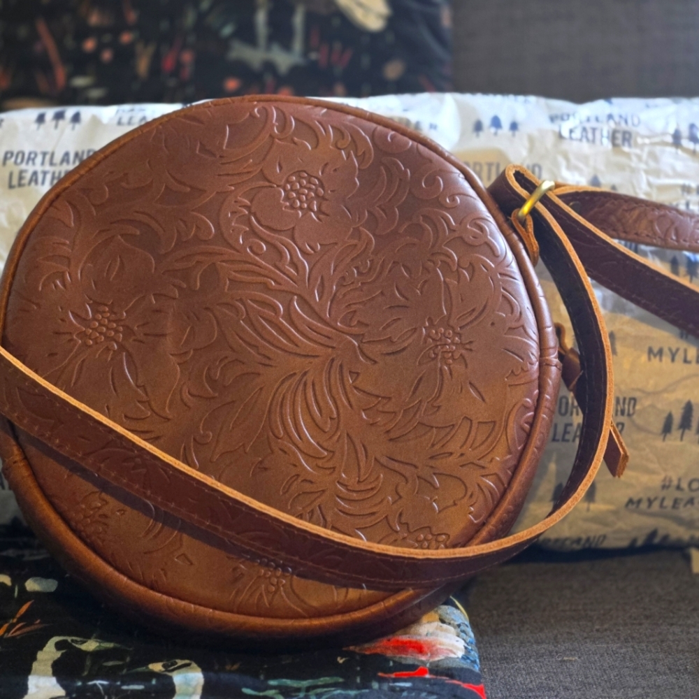 Brand new, never used/worn, Meadow Large Circle